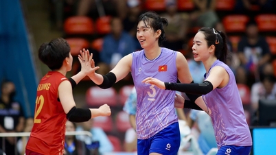 베트남 여자 배구팀이 필리핀을 상대로 인상적인 승리를 거두며 결승 진출권을 확보했다. 결승에서 태국과 맞붙게 된다.