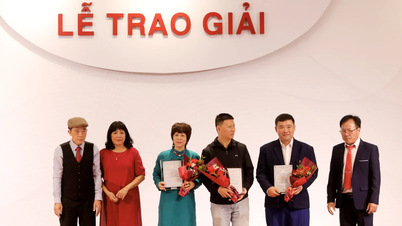 'कविता और जड़ें' प्रतियोगिता: नौ विदेशी लेखकों को सम्मानित किया गया