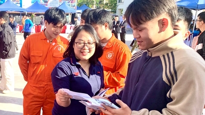 ផ្តល់ឱកាសដល់សិស្ស និស្សិត និងយុវជន ក្នុងការបង្កើតអាជីវកម្មផ្ទាល់ខ្លួន។