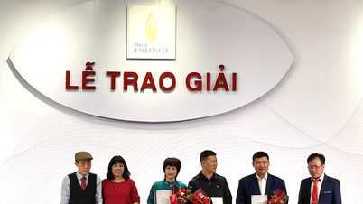 40 סופרים זכו לכבוד בטקס הענקת פרסי השירה השלישי של כפר צ'ואה.