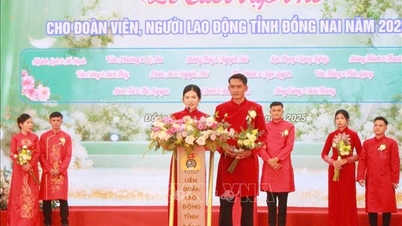 Organisering av bryllupsseremonier for 12 par av underprivilegerte arbeidere i Dong Nai.