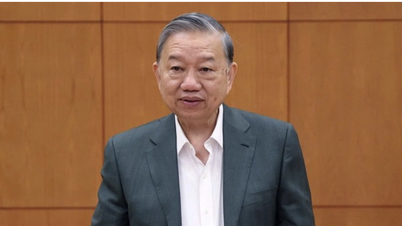 بررسی تصمیمات مربوط به پرسنل دفتر سیاسی و دبیرخانه چهاردهمین کنگره حزب در پانزدهمین کنفرانس کمیته مرکزی.