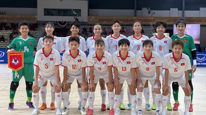 Echipa feminină de futsal a Vietnamului învinge Myanmar: Atac strălucit, direct în semifinale.