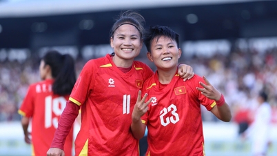 베트남 - 인도네시아 (전반전) 0-0: 비치 투이가 선발 출전했고, 탄 냐와 후인 누는 교체 선수로 투입됐다.