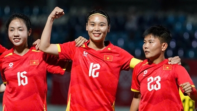 Timnas Wanita Vietnam vs. Indonesia (babak kedua) 3-0: Hai Yen mencetak dua gol.