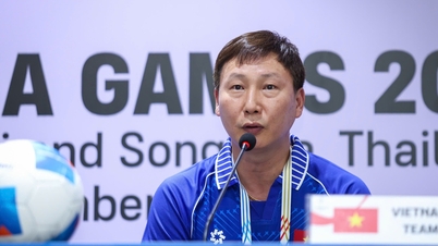 Trenér Kim Sang-sik: „Vietnamský tým do 23 let bojuje o národní slávu a určitě porazí Filipíny, aby se dostal do finále.“