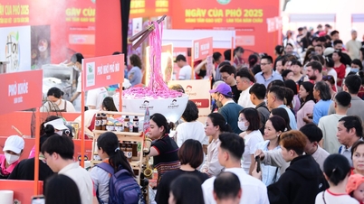 В останній вечір Дня Фо було багато відвідувачів, і багато хто шкодував, що захід був «занадто коротким».