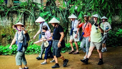 Lam Dong: O desenvolvimento do turismo baseado no artesanato tradicional contribui para a melhoria da qualidade de vida rural e para o alívio da pobreza da população.