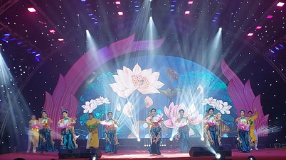 «សិប្បកម្មដ៏ប្រណិតមួយរយ រសជាតិមួយពាន់រីករាលដាល» គឺជាព្រឹត្តិការណ៍អបអរសាទរម្ហូបអាហារ សិប្បកម្មប្រពៃណី និងដងផ្លូវសិប្បកម្មនៃទីក្រុងហាណូយ។