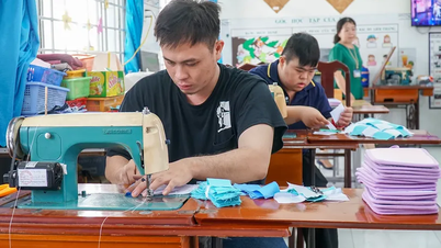 همکاری برای ارتقای آموزش فراگیر برای کودکان دارای معلولیت.