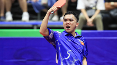 Dinh Anh Hoang zachvátil emoce, když se vietnamský tým stolního tenisu po 8 letech dostal do finále mužských družstev SEA Games.