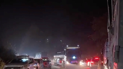 Riksväg 6 genom Phu Tho-provinsen öppnades igen efter att tre personer begravts i ett jordskred.