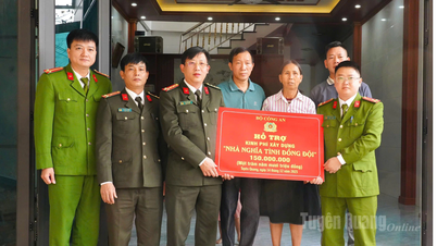 תרם 150 מיליון דונג וייטנאמי לתמיכה בבניית בתים עבור חברים במצוקה.