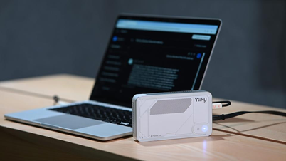 Technologie 15/12 : Un superordinateur IA aussi petit qu’une batterie externe.