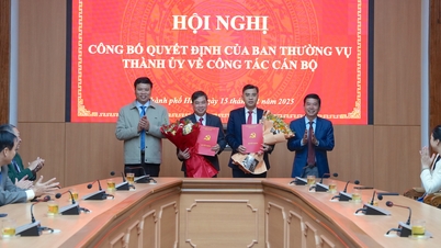 คณะกรรมการพรรคเมืองเว้ประกาศการตัดสินใจเกี่ยวกับเรื่องบุคลากร