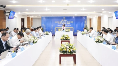 Zrušení univerzitní rady: Rada Vietnamské národní univerzity v Ho Či Minově Městě se sešla na svém posledním zasedání.