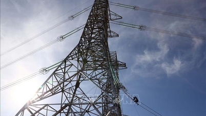 The project to increase the capacity of the Hoa Binh 500kV substation has been energized.