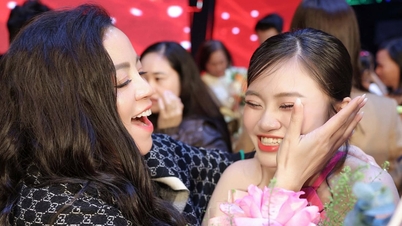 Den fortjente kunstneren Tố Nga ble forbløffet over sin 16 år gamle elev.