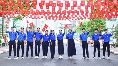 គណៈប្រតិភូមកពីក្រសួងកសិកម្ម និងបរិស្ថាន បានទទួលទង់ជាតិត្រាប់តាមល្អឥតខ្ចោះសម្រាប់ឆ្នាំ ២០២៥។