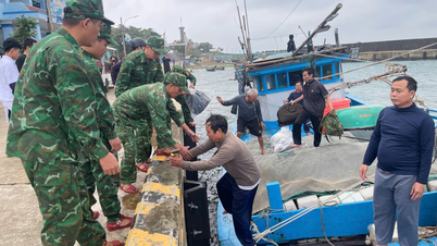 សមាជិក​នាវិក​ចំនួន​ប្រាំមួយ​នាក់​ត្រូវ​បាន​ជួយ​សង្គ្រោះ​ចេញពី​ទូក​នេសាទ​មួយ​គ្រឿង​ដែល​បាន​លិច​បន្ទាប់ពី​ត្រូវ​រលក​បោកបក់​នៅ​សមុទ្រ។