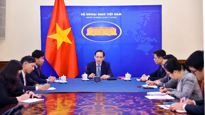 Utrikesminister Le Hoai Trung höll ett telefonsamtal med sin filippinska motsvarighet.