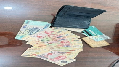 Un student a returnat aproape 23 de milioane de VND persoanei care le-a pierdut.