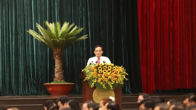 Ho Chi Minh-byen: Møte for å diskutere løsninger på problemer med «flom, trafikkork og forurensning».