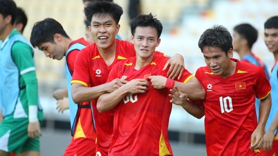 ویتنام U23 ٹیم نے فلپائن U23 کے خلاف 2-0 سے کامیابی حاصل کی: آخری لمحات کے اضافے نے فائنل میں جگہ حاصل کی۔