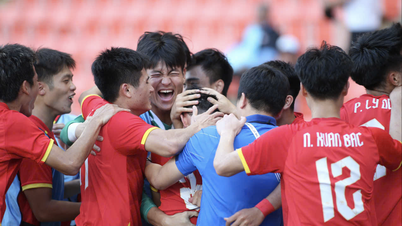 ក្រុម U22 វៀតណាម បានយកឈ្នះក្រុម U22 ហ្វីលីពីន ដោយលទ្ធផល 2-0 ដើម្បីឡើងទៅវគ្គផ្តាច់ព្រ័ត្រ SEA Games លើកទី 33។