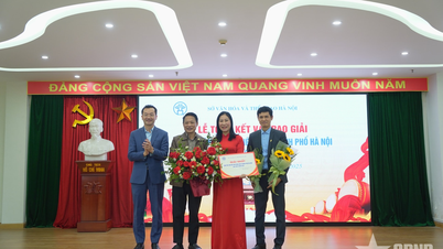 Tay Ho Ward memenangkan hadiah pertama dalam Kompetisi Pustakawan Unggulan Kota Hanoi.