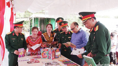 Resimen ke-720 (Korps Angkatan Darat ke-16) mengoordinasikan penyelenggaraan program presentasi buku.