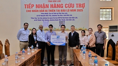 Ngon Coffee Co., Ltd. doneert 500 miljoen VND om de inwoners van Dak Lak te helpen de gevolgen van de natuurramp te boven te komen.
