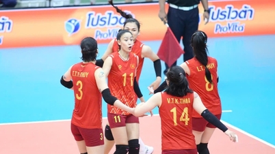 Živý přenos zápasu vietnamského volejbalového týmu žen s Thajskem 2:3: 5. set byl neuvěřitelně dramatický.
