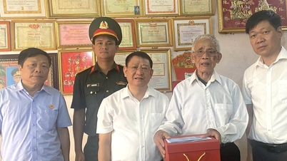 Hanoi spenderar över 574 miljarder VND på presenter till månens nyår för mottagare av socialpolitik.