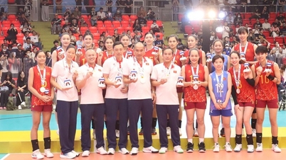 15 Aralık'ta düzenlenen 33. Güneydoğu Asya Oyunları'nda Vietnam spor delegasyonu 5 altın madalya daha kazanarak ilk 3'teki lider delegasyonu yakalamaya devam etti.