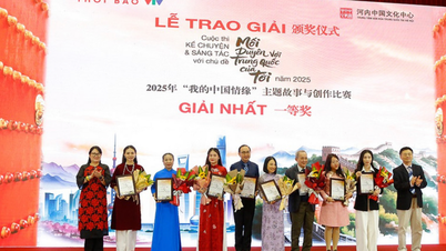 Ehrung von 100 herausragenden Autoren beim Wettbewerb „Meine Verbindung zu China“.