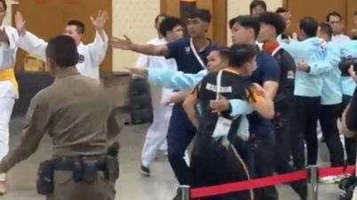 Pasukan pencak silat Malaysia mengejar dan menyerang pengadil kerana didakwa memihak kepada Thailand.