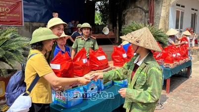 Mulai tanggal 15 Desember, kami akan berhenti menerima donasi untuk membantu masyarakat pulih dari dampak badai dan banjir.