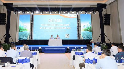 Petrolimex mengadakan konferensi untuk mengimplementasikan Surat Edaran 50/2025/TT-BCT, mempromosikan penjualan bahan bakar level 5, dan mengembangkan rencana untuk tahun 2026.