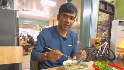 Les touristes étrangers goûtent aux spécialités de Hung Yen à Bac Ninh et ne cessent de vanter leur goût délicieux.