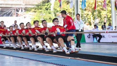 33. Güneydoğu Asya Oyunları'nda halat çekme yarışı inanılmaz heyecanlı: Vietnam ve Tayland kıyasıya mücadele ediyor.