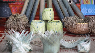 អភិរក្ស​មុខរបរ​ត្បាញ​ប្រពៃណី​របស់​ជនជាតិ​មឿង​ក្នុង​ជីវភាព​រស់នៅ​សម័យ​ទំនើប។