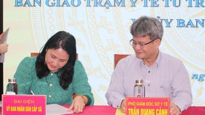 មន្ទីរសុខាភិបាលទីក្រុងហៃផុងបានប្រគល់ស្ថានីយ៍សុខភាពចំនួន ១១៤ កន្លែងទៅឲ្យគណៈកម្មាធិការប្រជាជនឃុំសម្រាប់គ្រប់គ្រង។
