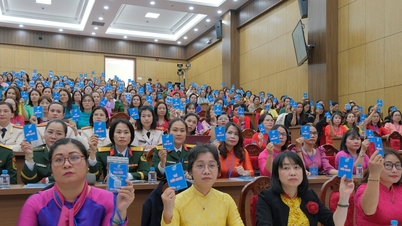 300 afgevaardigden woonden het eerste provinciale vrouwencongres van Lam Dong bij.