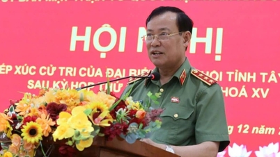 Delegasjonen av representanter fra nasjonalforsamlingen fra Tay Ninh-provinsen lyttet til og tok opp mange forespørsler fra velgerne.