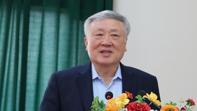 Místopředseda vlády Nguyen Hoa Binh hovořil o platech státních zaměstnanců a jejich zvyšování v roce 2026.