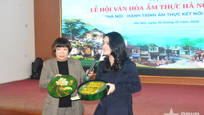 អបអរសាទរវប្បធម៌ម្ហូបអាហារដ៏ល្អបំផុតរបស់ទីក្រុងហាណូយ។