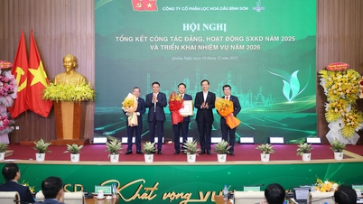 Galerie photos : BSR organise une conférence pour faire le bilan du travail du Parti et des activités commerciales en 2025 et mettre en œuvre les tâches pour 2026.