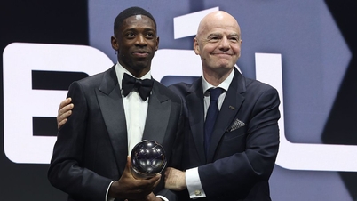 បន្ទាប់ពីឈ្នះពានរង្វាន់ Ballon d'Or ហើយ Dembele ក៏បានឈ្នះពានរង្វាន់ FIFA The Best ផងដែរ។