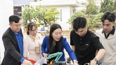 युवाओं में उद्यमशीलता की भावना को जागृत करना।